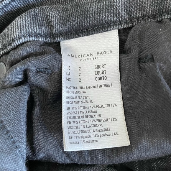 American Eagle Curvy Mom Jeans - Picture 3 of 3